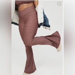 Real Me Super Flare Hi-Rise Offline Leggings NWOT Small